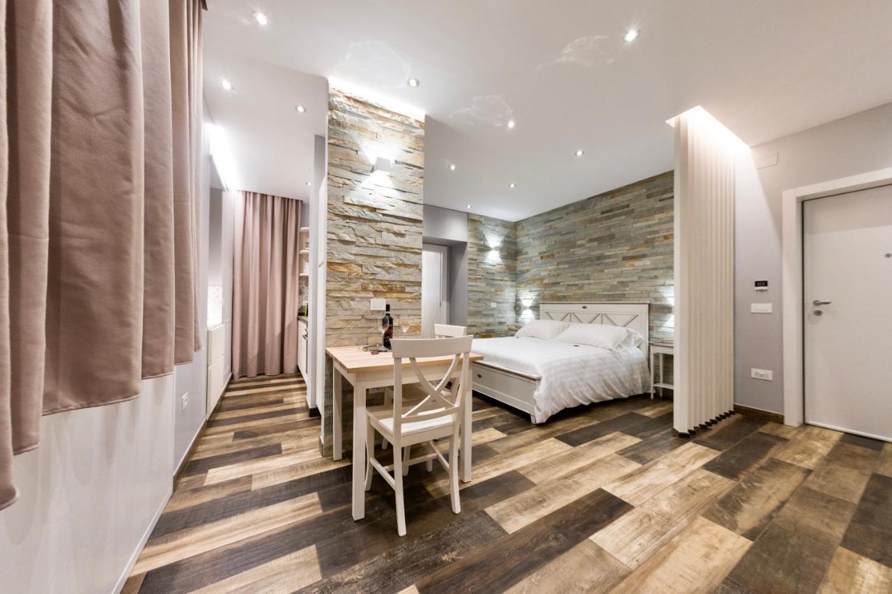 Oggi E Domani Apartment Napoli Ngoại thất bức ảnh