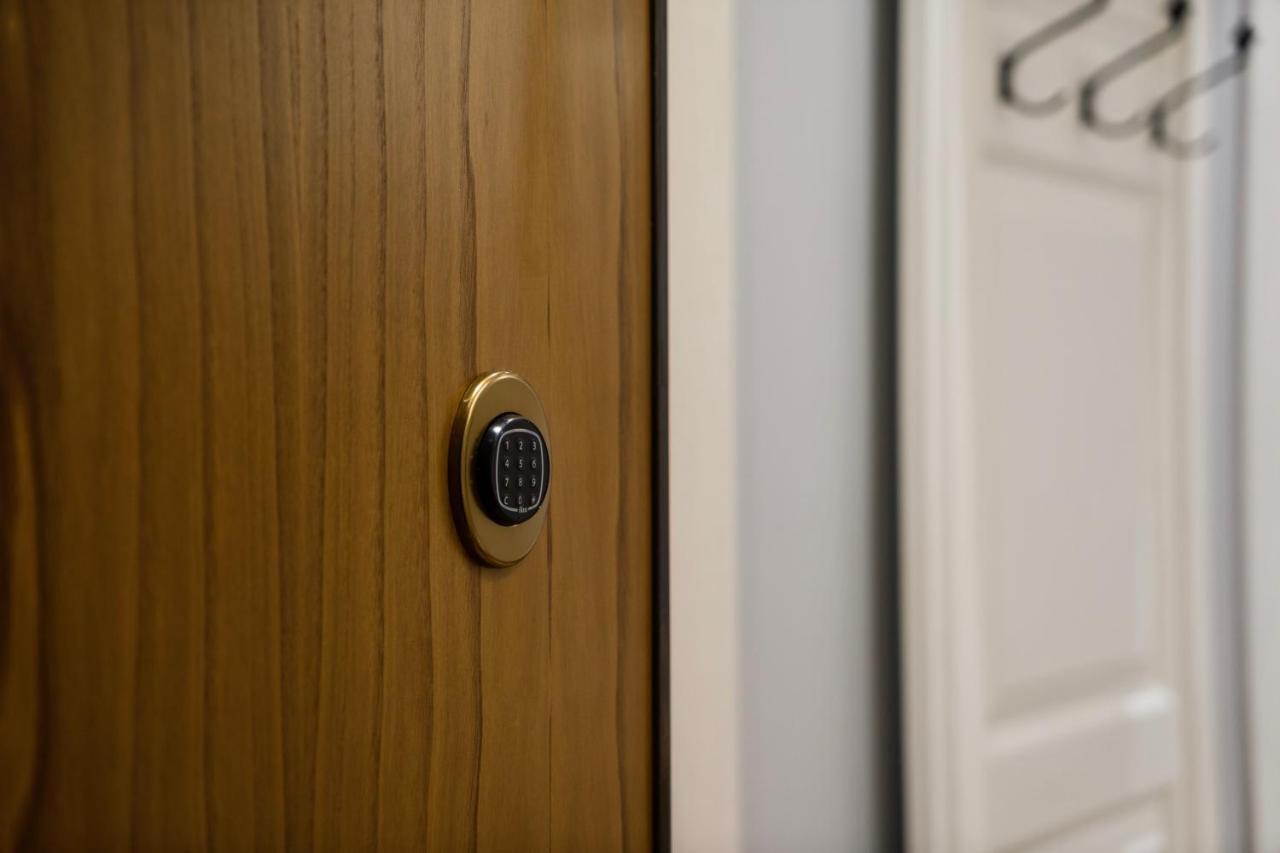 Oggi E Domani Apartment Napoli Ngoại thất bức ảnh